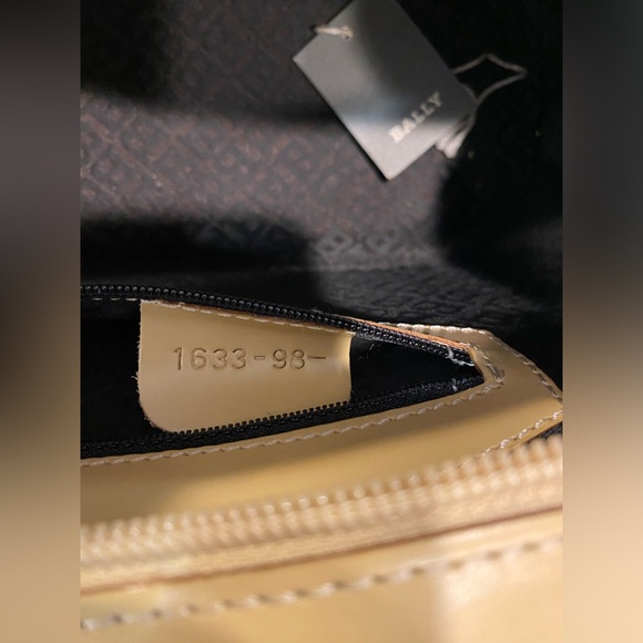 SALE! Authentic Bally shoulder bag - Picture 10 of 16
